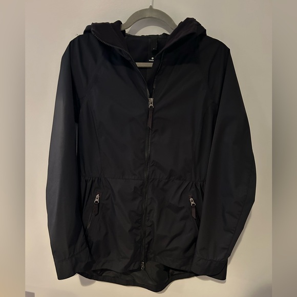 lululemon athletica Jackets & Blazers - Lululemon Hooded Rain Jacket Size 6